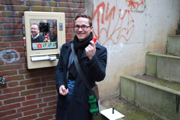 Daniel Pflieger vom GeheimPunkt präsentiert den "Babycach"