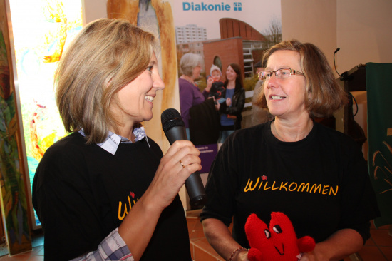 Insa Korta und Gaby Kuschel-Albrecht vom Arbeitskreis Willkommen in Weetzen. Bild: André Lang