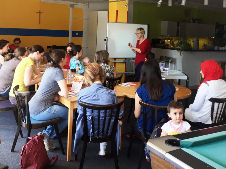 Homöopathie für Mutter und Kind im Mama-Café, 2017 in der Kirchengemeinde St. Johannes. Homöopathie für Mutter und Kind im Mama-Café, 2017 in der Kirchengemeinde St. Johannes.