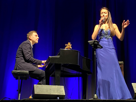 Duo Bernsteinmosaik nehmen ihr Publikum mit auf eine musikalische Reise.