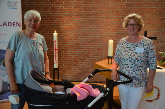 Ehrenamtliche der ersten Stunde: Angelika Böneker von der Thomas-Kirchengemeinde und Tanja Pape vom Umsonstladen (Foto: Schwier)