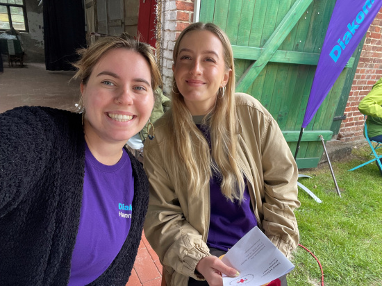 Laura Schmidt und Franka Grapentin freuen sich auf das Jubiläum
